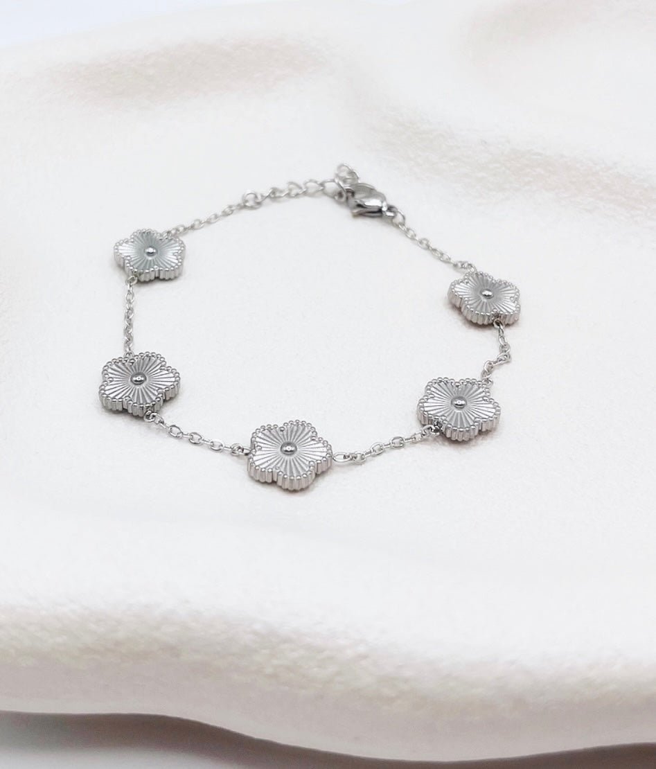 Flowerchild Bracelet silver